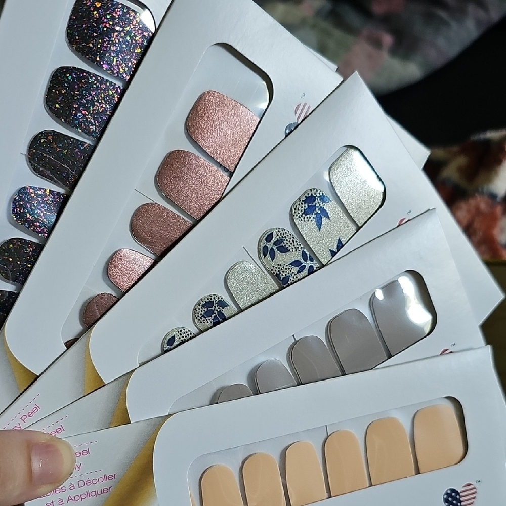 Color Street Nail Polish Strips - Picture 2 of 8